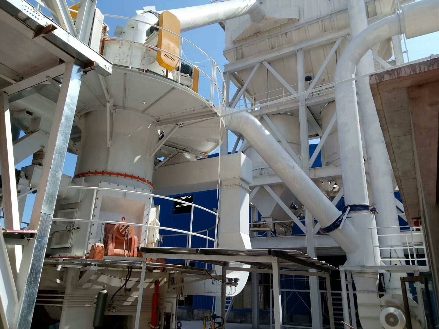 桂林鴻程325~3000目鑄造用鋁礬土粉HLMX鋁礬土超細立磨 桂林鴻程325~3000目鑄造用鋁礬土粉HLMX鋁礬土超細立磨