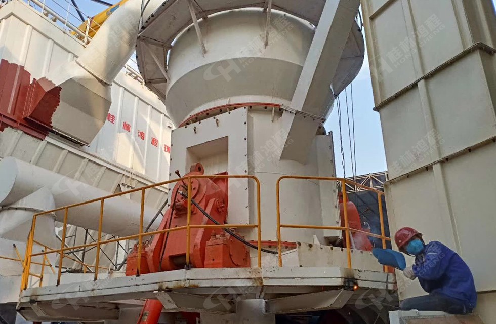 30萬噸高爐渣立磨,HLM1700爐渣立磨機 30萬噸高爐渣立磨,HLM1700爐渣立磨機