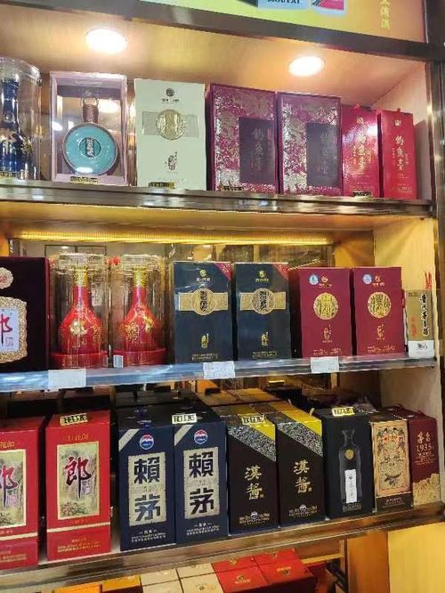 白酒春節眾生象 商超花式“卷”價格，中高端酒成消費新寵